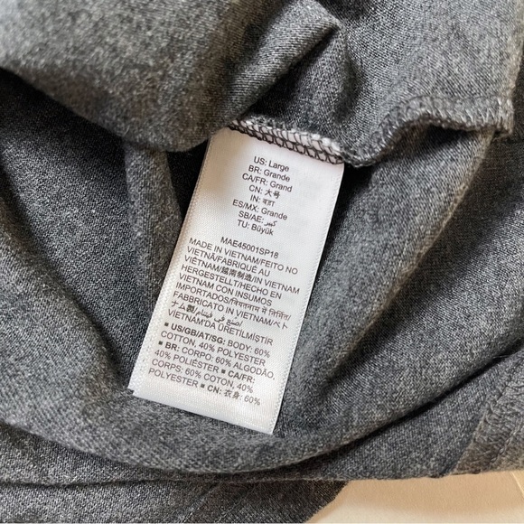 ✨NEW!✨ Amazon Essential Gray Slim Shirt Sleeve Tee - Large - Picture 6 of 9